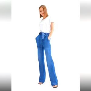 7 FOR ALL MANKIND
St. Tropez Wide Leg Jean - Natural